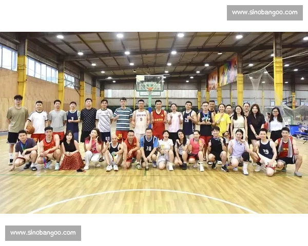 温州篮球赛事热力开赛 赛场争锋激烈碰撞点燃城市篮球热情